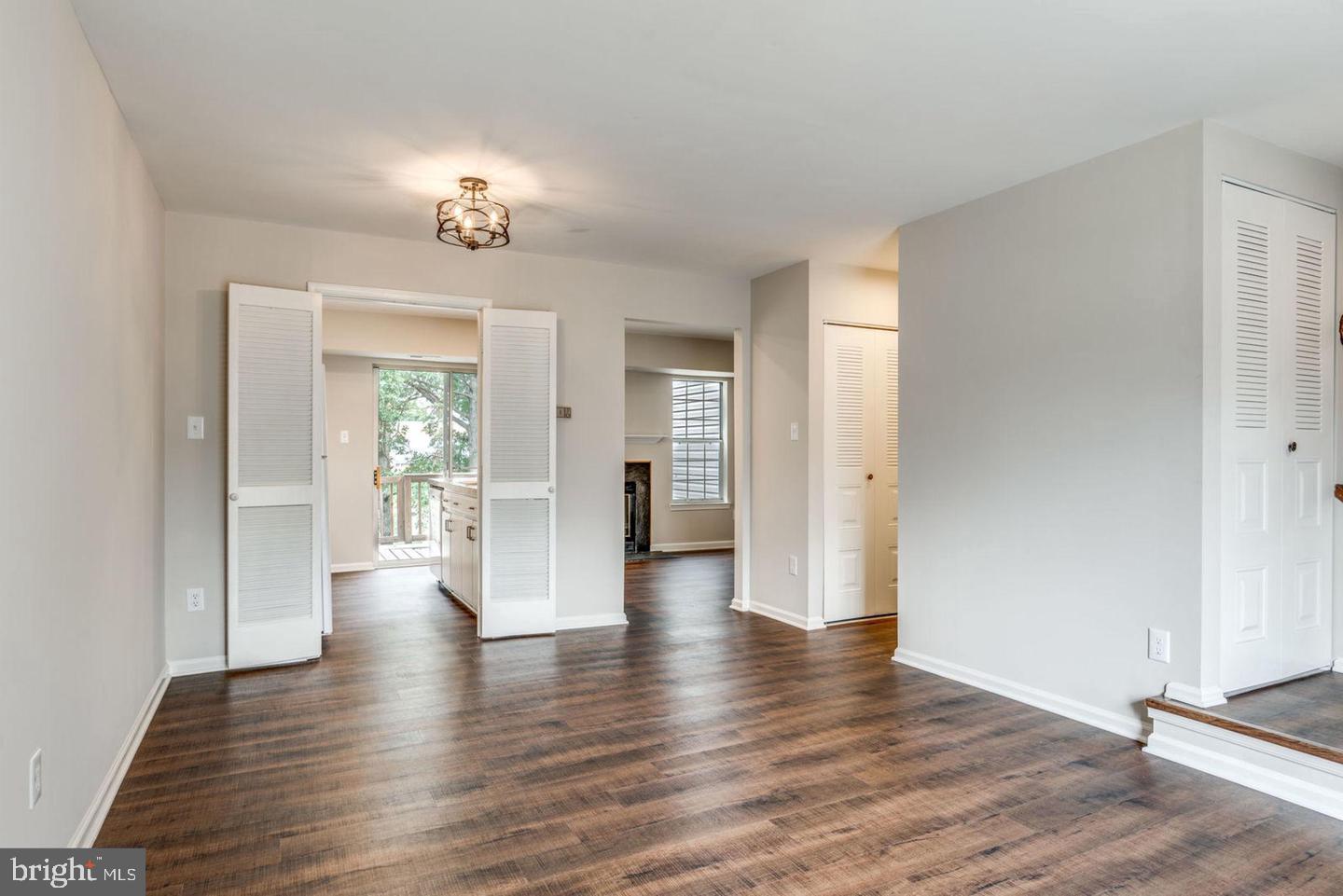 340 Lancaster Square Sterling, VA 20164 - Photo 3 of 16 Bright and updated living room!