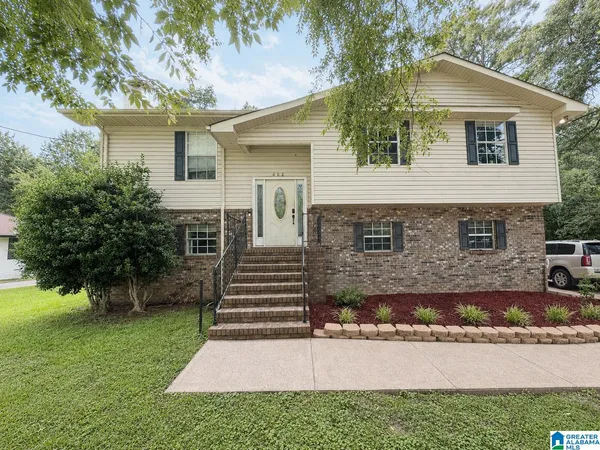 $199,900 | 602 Shannahan Drive, Weaver, AL 36277