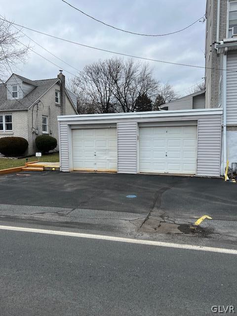 1704 Seidersville Road Bethlehem, PA 18015 - Photo 3 of 34 Gallery Image 3
