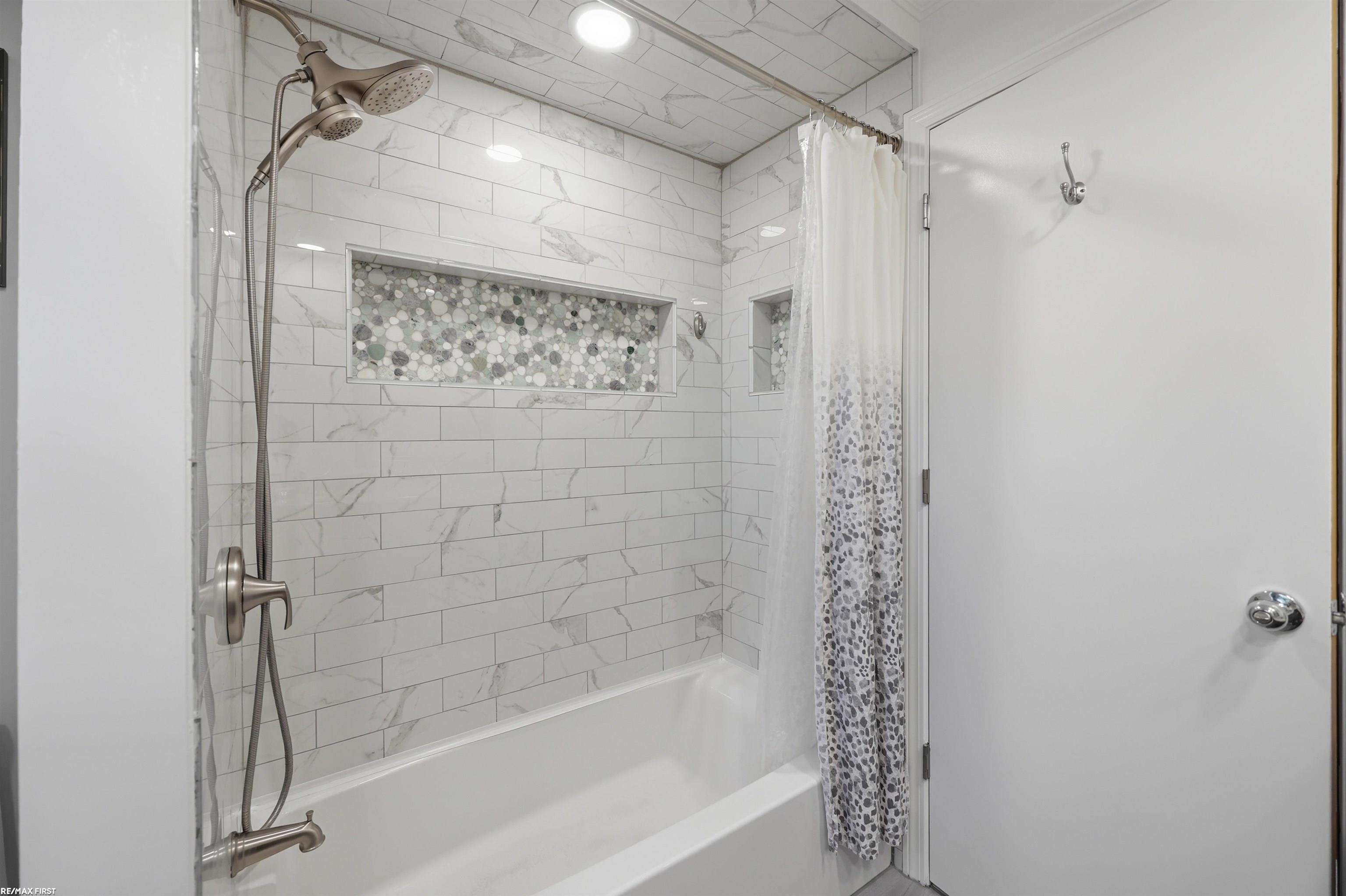 47651 Chrys Road Macomb, MI 48044 - Photo 25 of 46