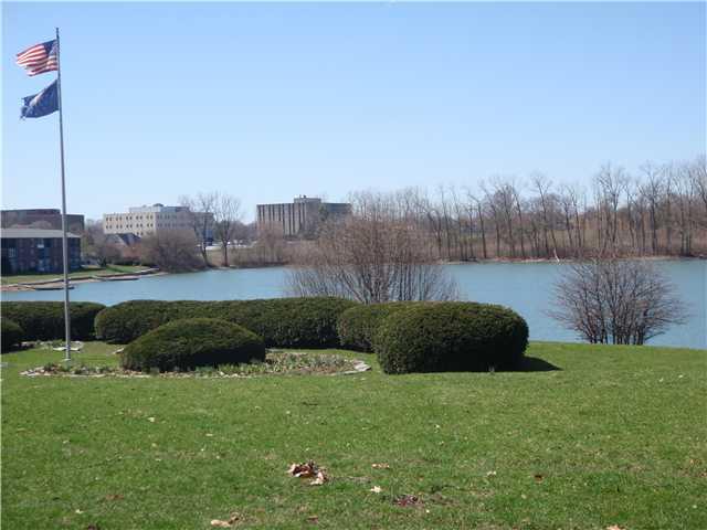 5022 Allisonville Road, Unit A Indianapolis, IN 46205 - Photo 4 of 12 Gallery Image 4
