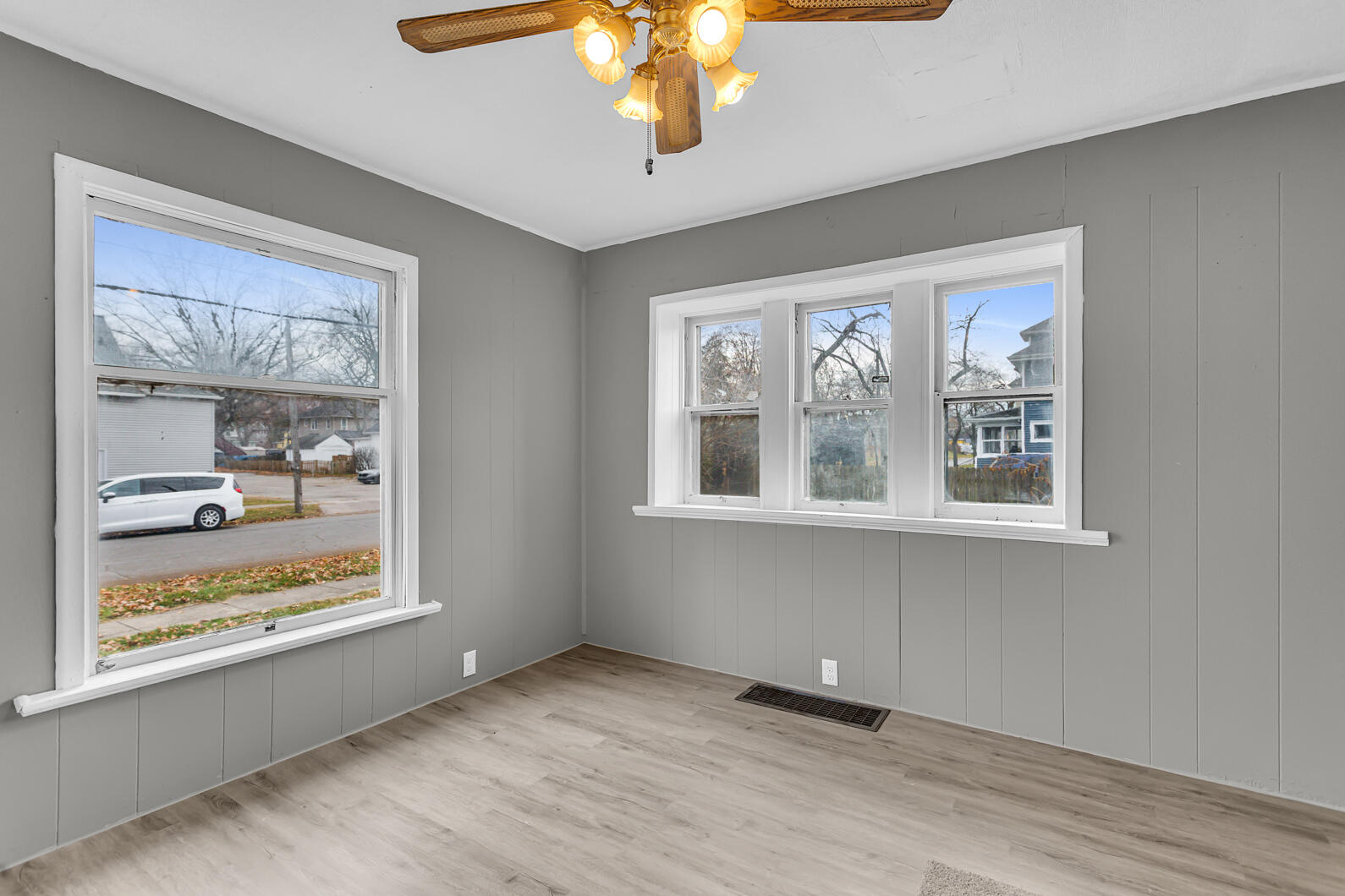 1915 East Ganson Street Jackson, MI 49202 - Photo 11 of 32 0N0A1350