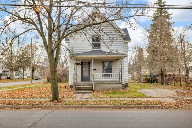 $97,000 | 1915 East Ganson Street, Jackson, MI 49202