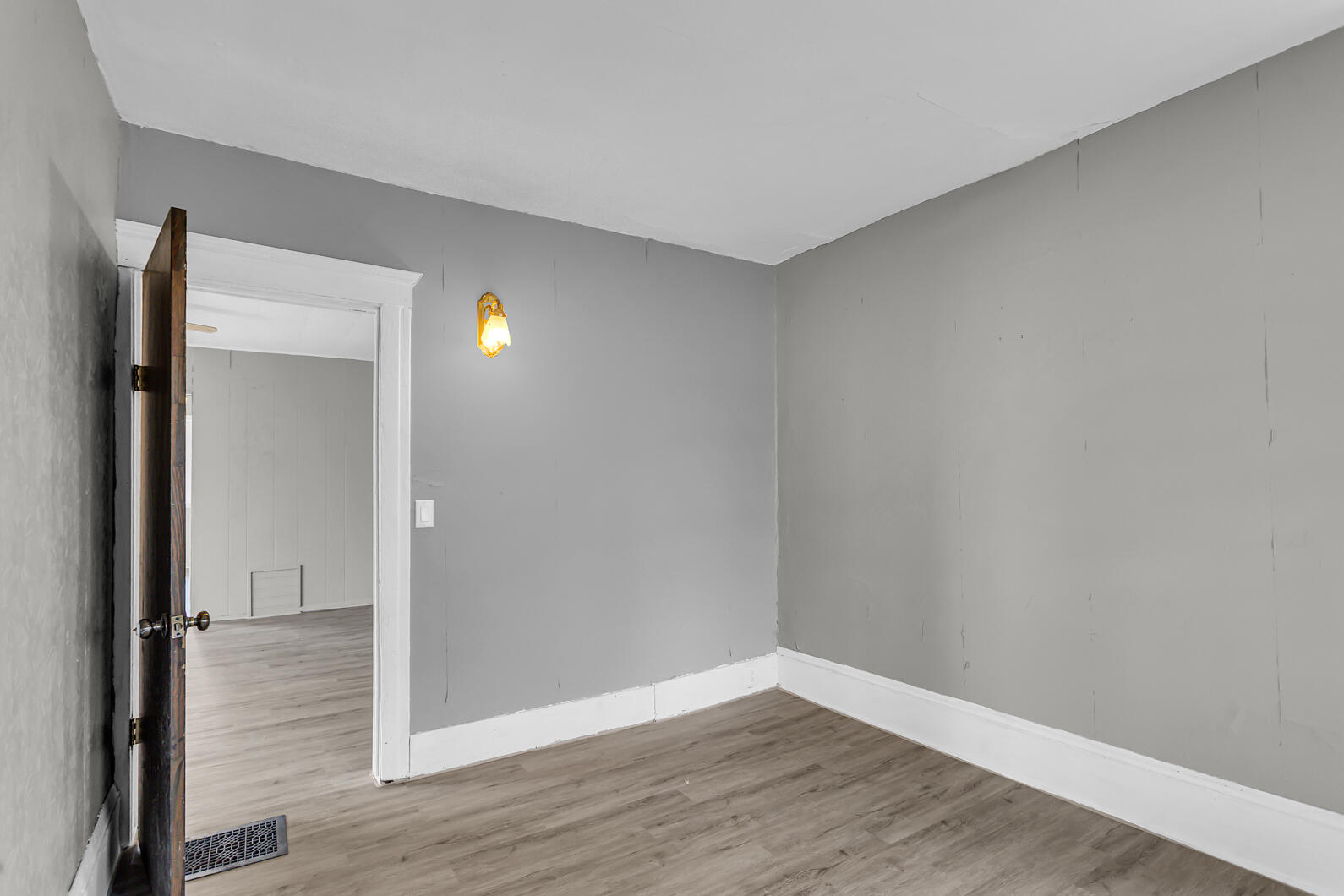 1915 East Ganson Street Jackson, MI 49202 - Photo 9 of 32 0N0A1335