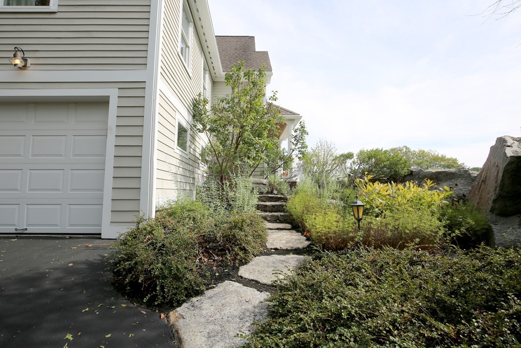 8 Doctors Run Rockport, MA 01966 - Photo 4 of 25