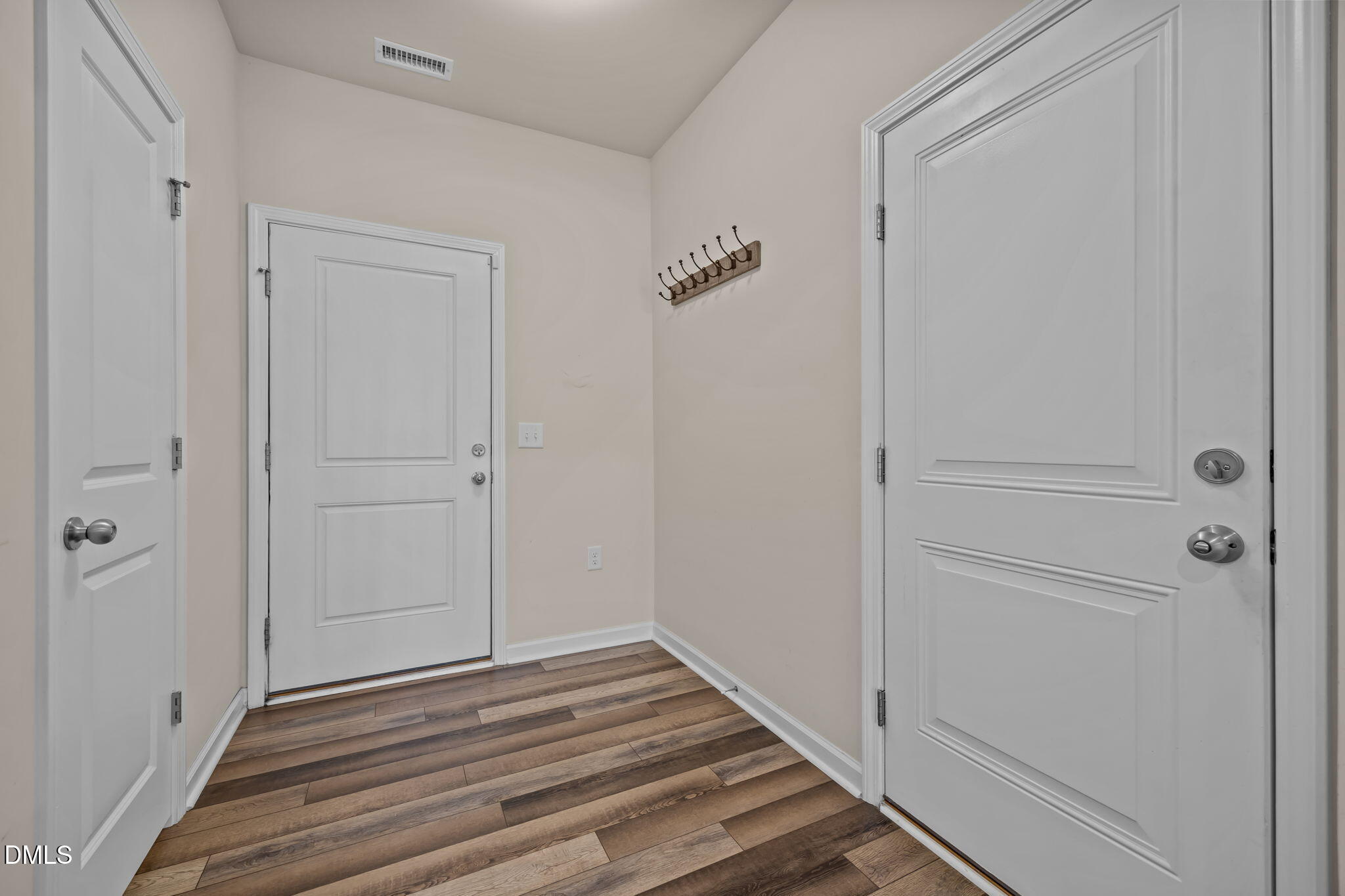 1019 Sycaten Street Durham, NC 27703 - Photo 5 of 30 Front Hallway