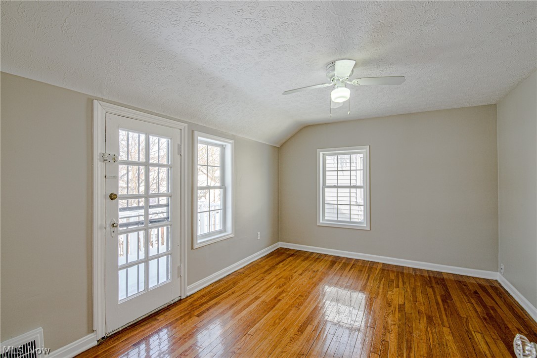 3685 Woodridge Road Cleveland, OH 44121 - Photo 13 of 25