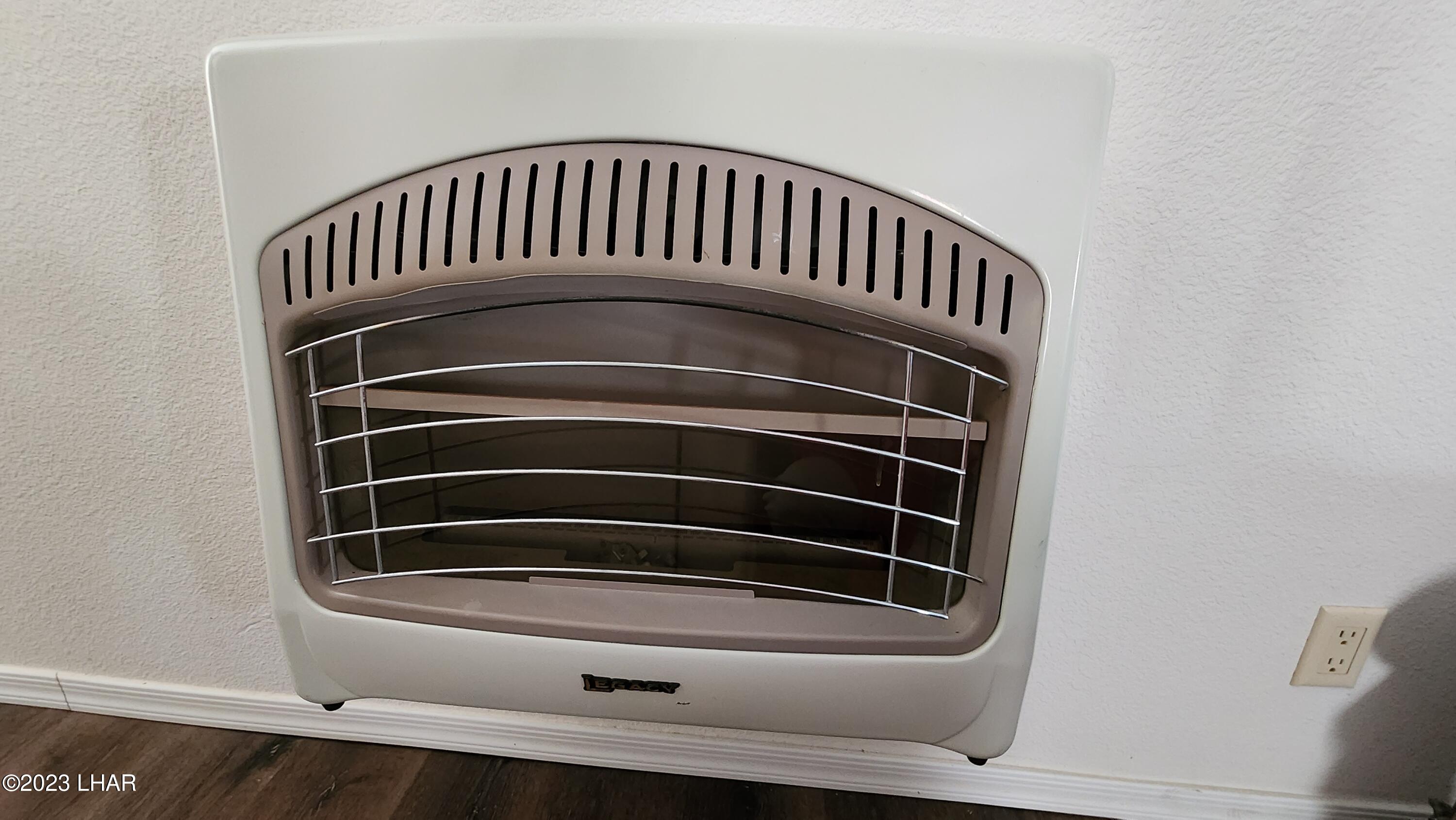 1240 Acacia Road, Unit 155 Quartzsite, AZ 85346 - Photo 13 of 21 Blue Flame heater