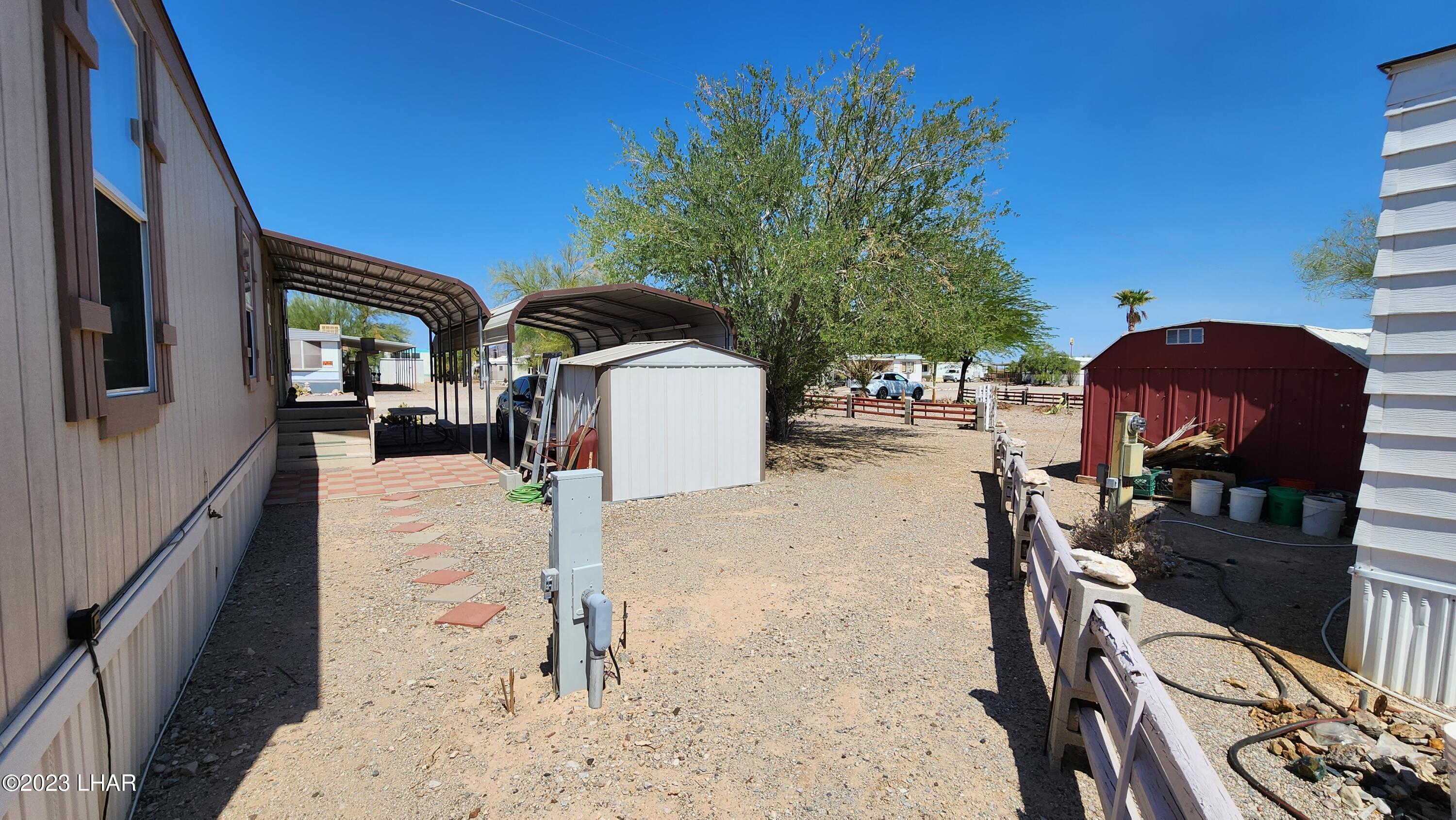1240 Acacia Road, Unit 155 Quartzsite, AZ 85346 - Photo 16 of 21 Side view