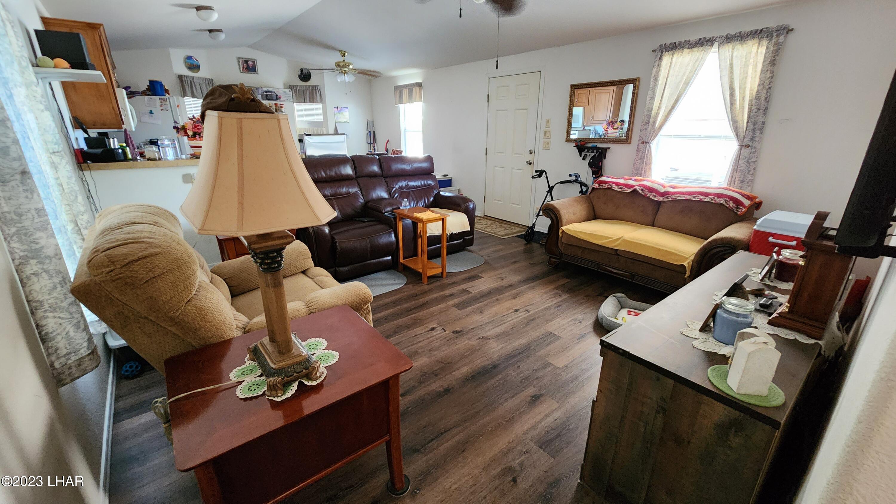 1240 Acacia Road, Unit 155 Quartzsite, AZ 85346 - Photo 4 of 21 Living Room