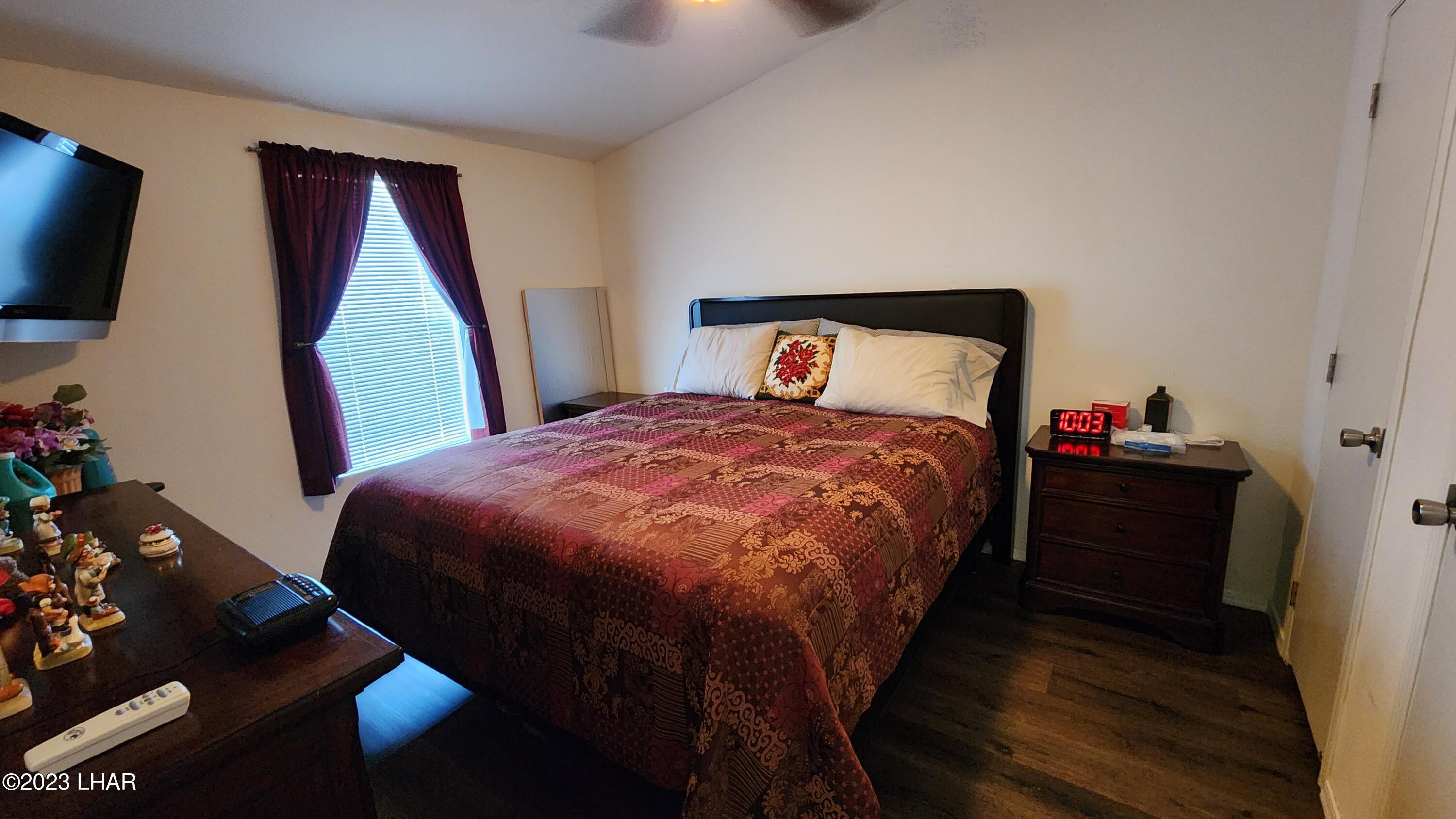 1240 Acacia Road, Unit 155 Quartzsite, AZ 85346 - Photo 7 of 21 Master bedroom