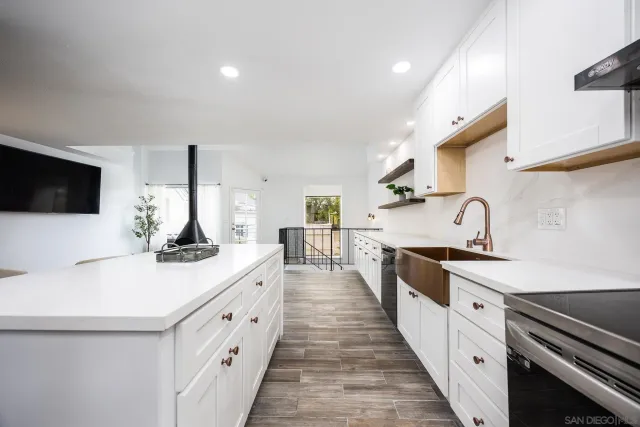 $749,999 | 3568 Front Street, Unit D, San Diego, CA 92103