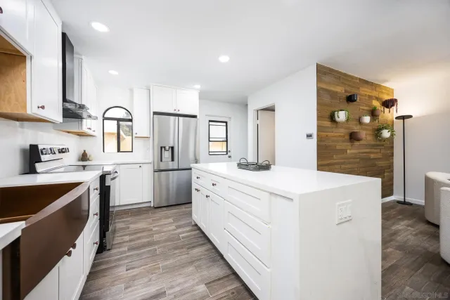 $749,999 | 3568 Front Street, Unit D, San Diego, CA 92103