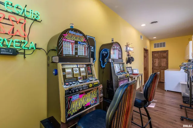 $269,900 | 13414 South Egypt Shores Drive, Creal Springs, IL 62922