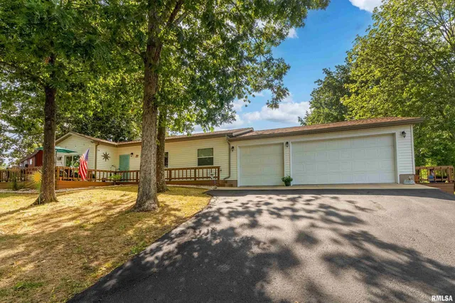 $269,900 | 13414 South Egypt Shores Drive, Creal Springs, IL 62922