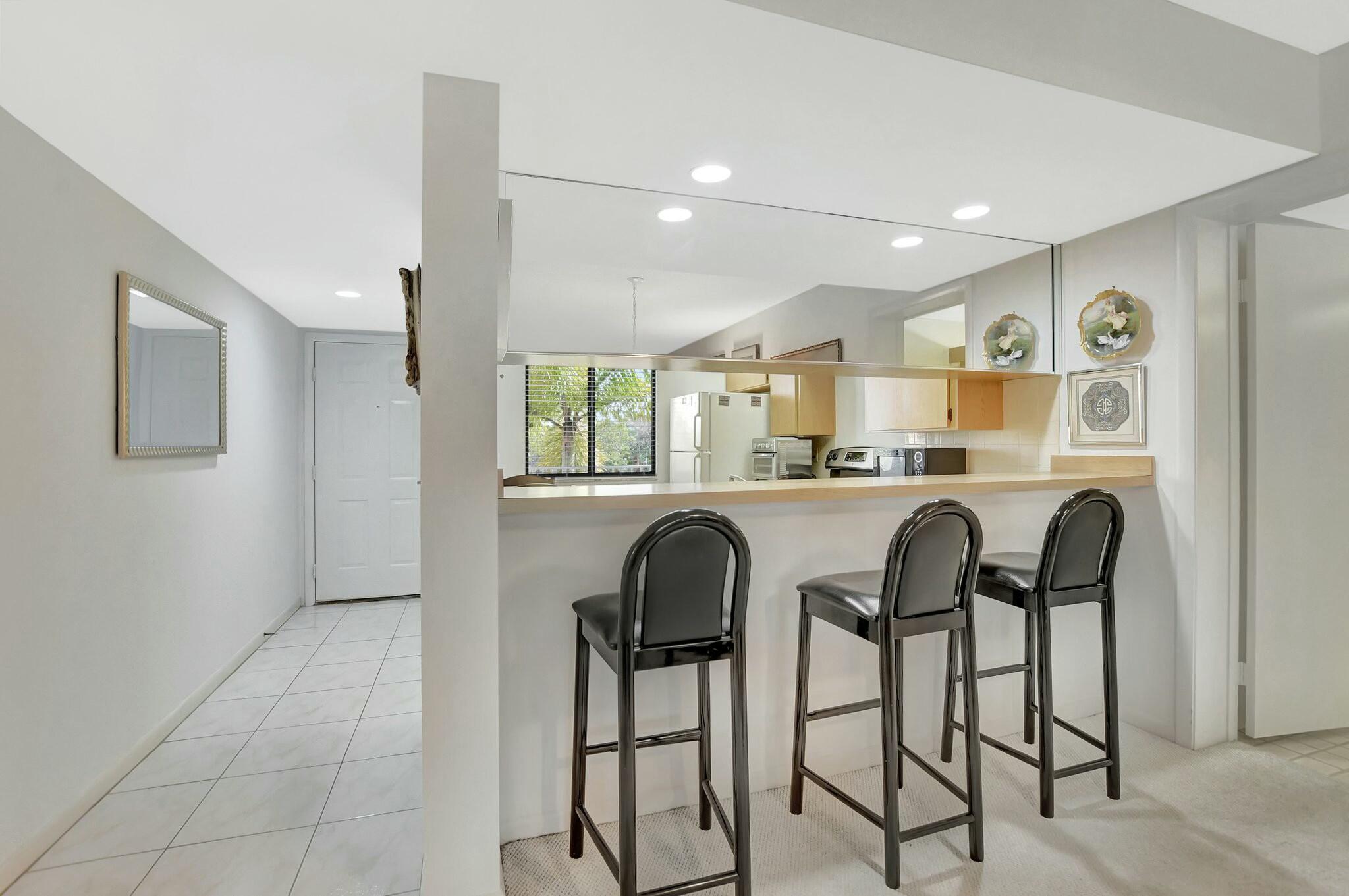 6181 Balboa Circle, Unit 302 Boca Raton, FL 33433 - Photo 7 of 32 tempImage34zewL
