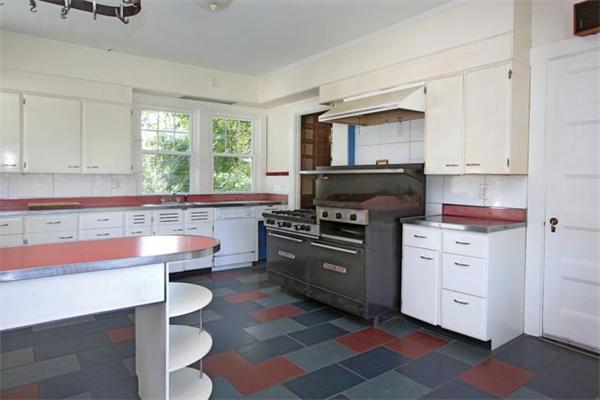 10 Burnham Road Newton, MA 02465 - Photo 8 of 10