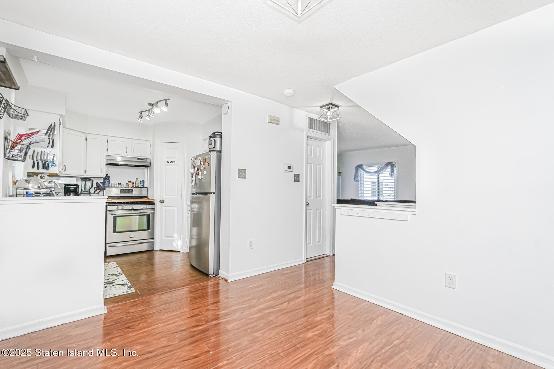 70 Ilyssa Way Staten Island, NY 10312 - Photo 11 of 39 Photo Feb 25 2018, 10 43 09 PM