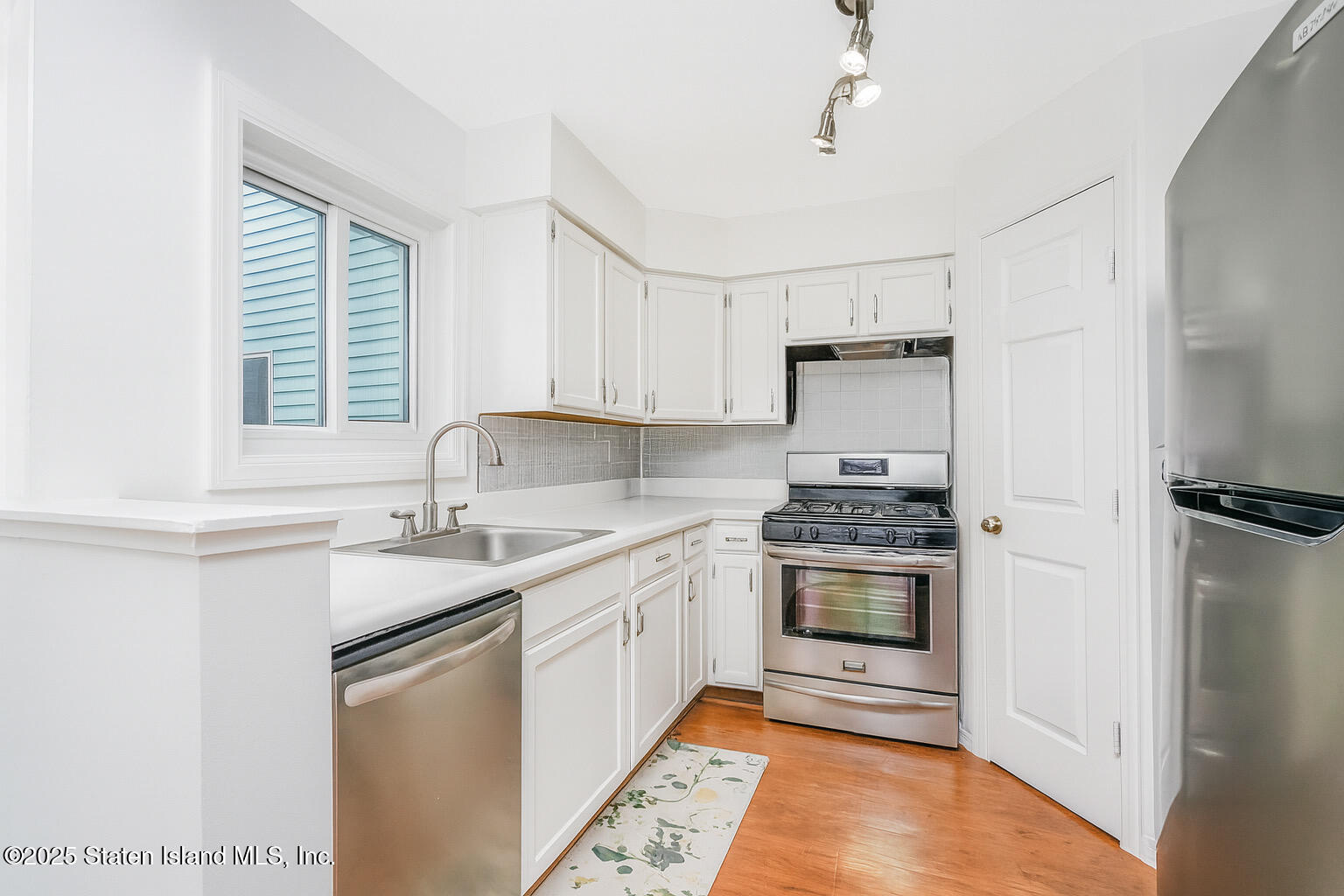 70 Ilyssa Way Staten Island, NY 10312 - Photo 13 of 39 Photo Sep 16 2025, 1 38 10 PM (6)
