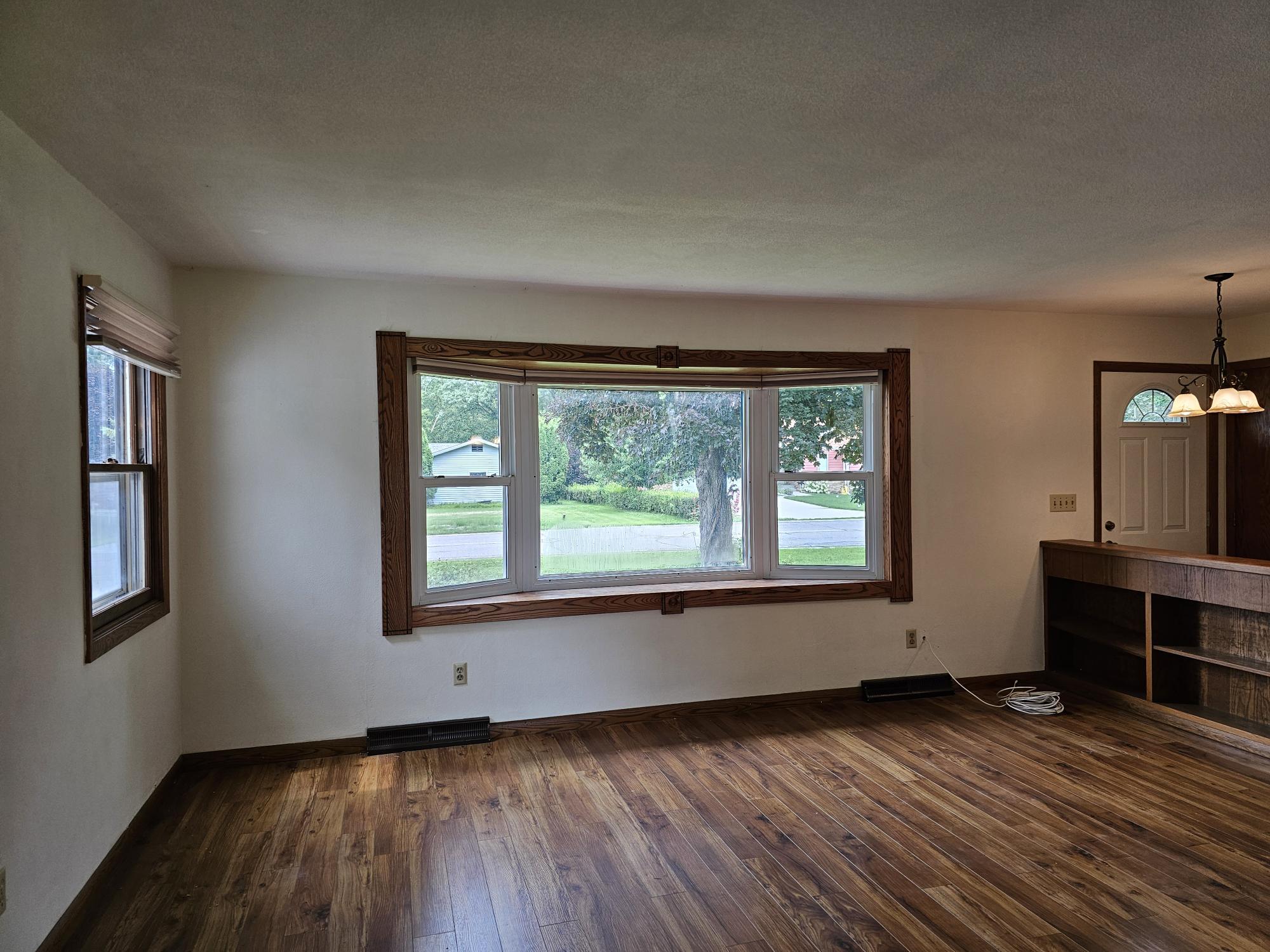 W8048 County Rd ZB Onalaska, WI 54650 - Photo 3 of 30 103 Living Room 2