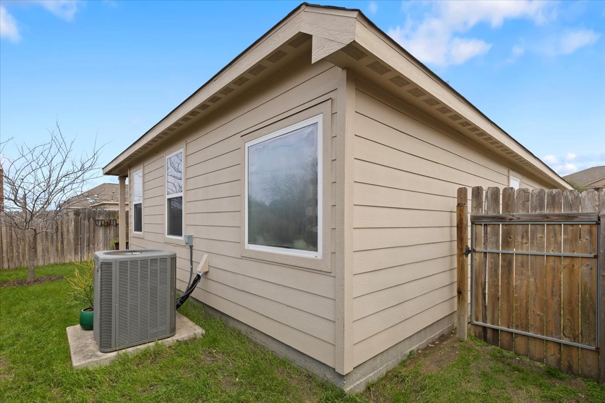 1672 Treeta Trail Kyle, TX 78640 - Photo 29 of 34