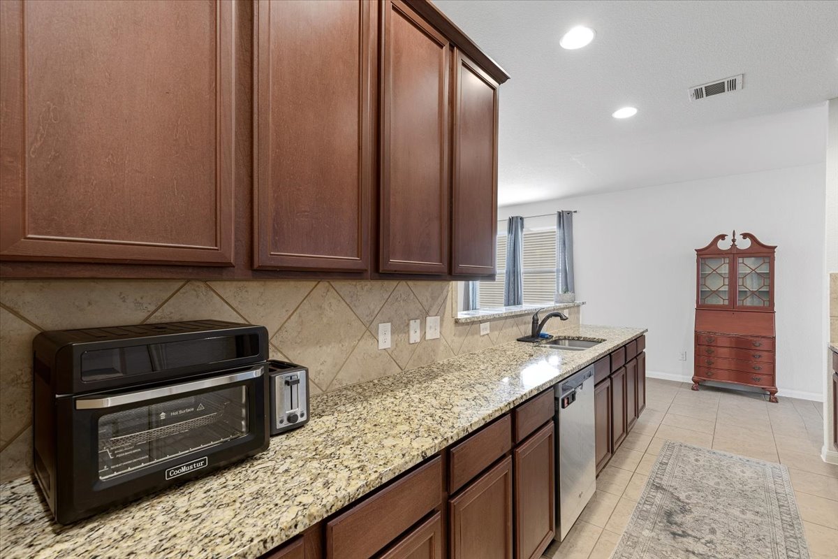 1672 Treeta Trail Kyle, TX 78640 - Photo 10 of 34