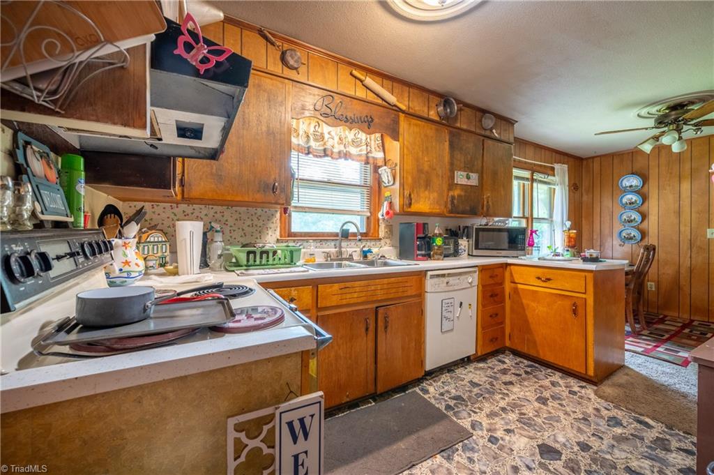 3987 Webbs Mill Road North Riner, VA 24149 - Photo 8 of 50