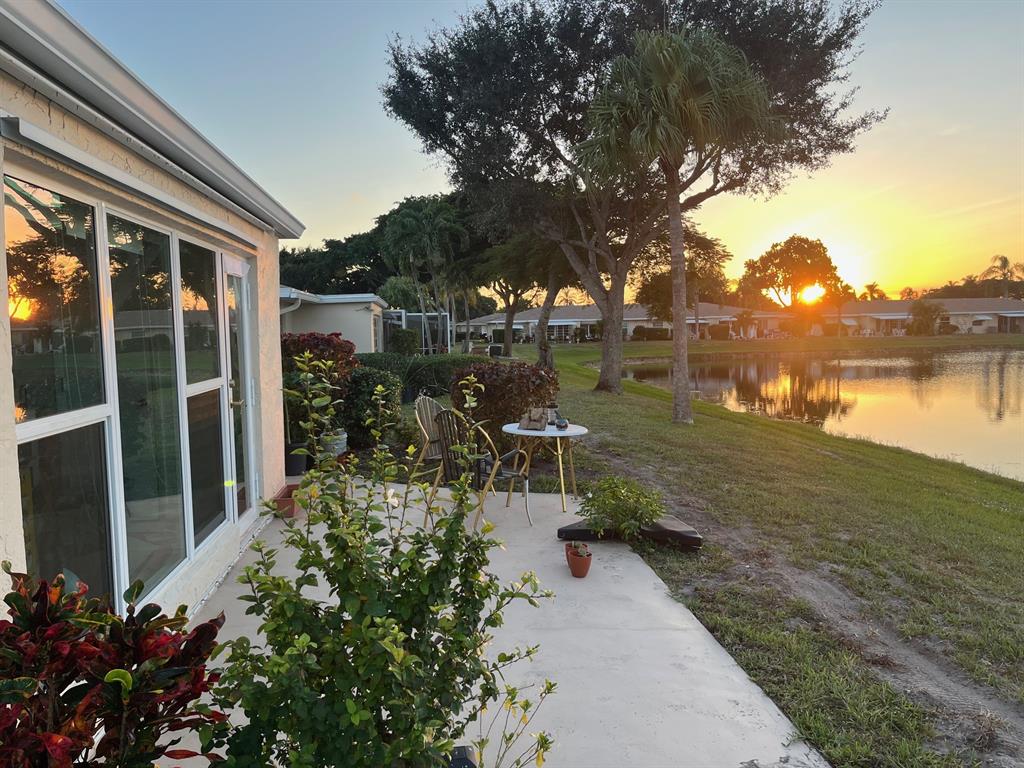 8777 Warwick Drive, Unit 265 Boca Raton, FL 33433 - Photo 6 of 31 a view of a garden