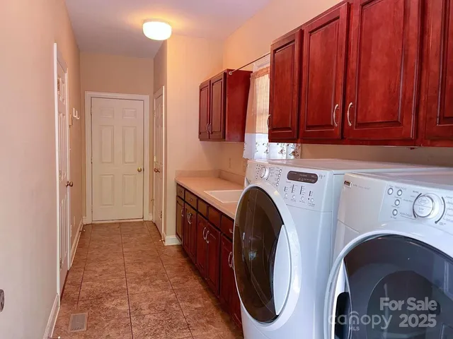 $825,000 | 15494 Donnington Drive, Charlotte, NC 28277