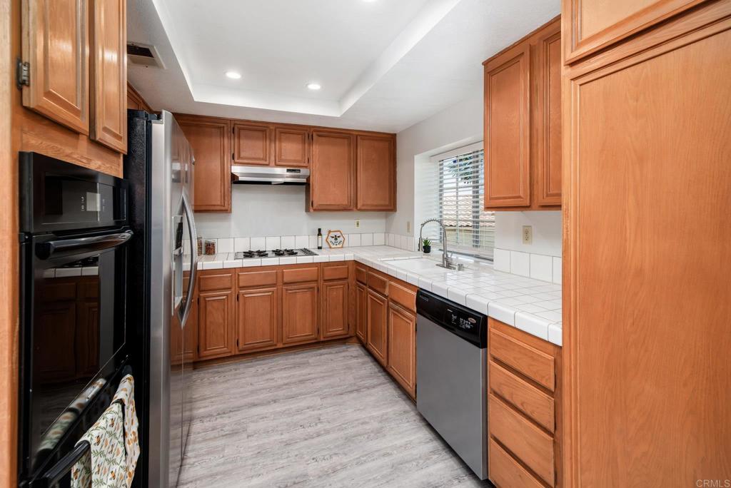 740 Breeze Hill Road, Unit 170 Vista, CA 92081 - Photo 16 of 28