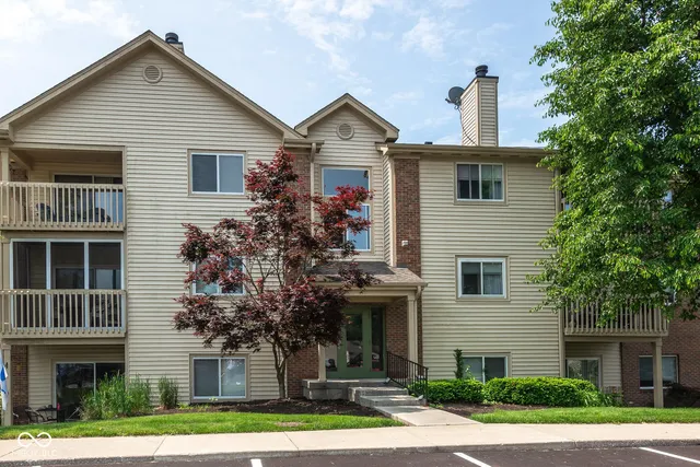 $1,950 | 1059 Timber Creek Drive, Unit 4, Carmel, IN 46032