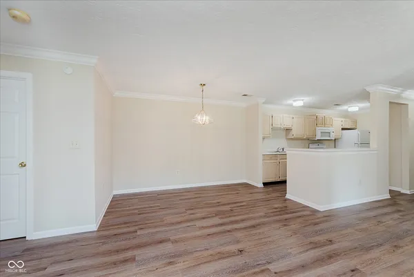 $1,950 | 1059 Timber Creek Drive, Unit 4, Carmel, IN 46032