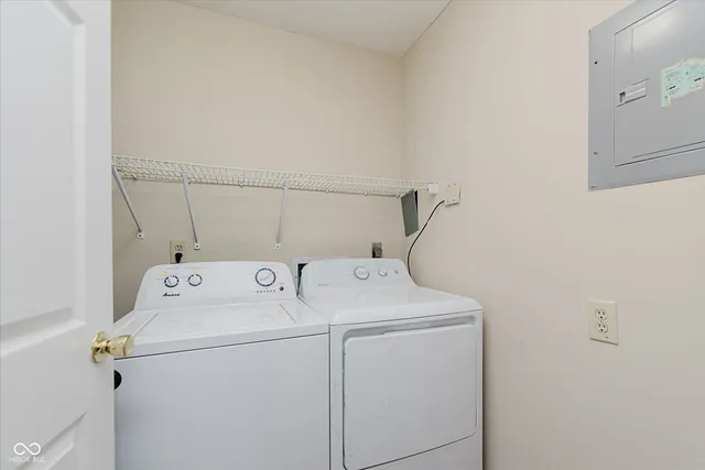 $1,950 | 1059 Timber Creek Drive, Unit 4, Carmel, IN 46032