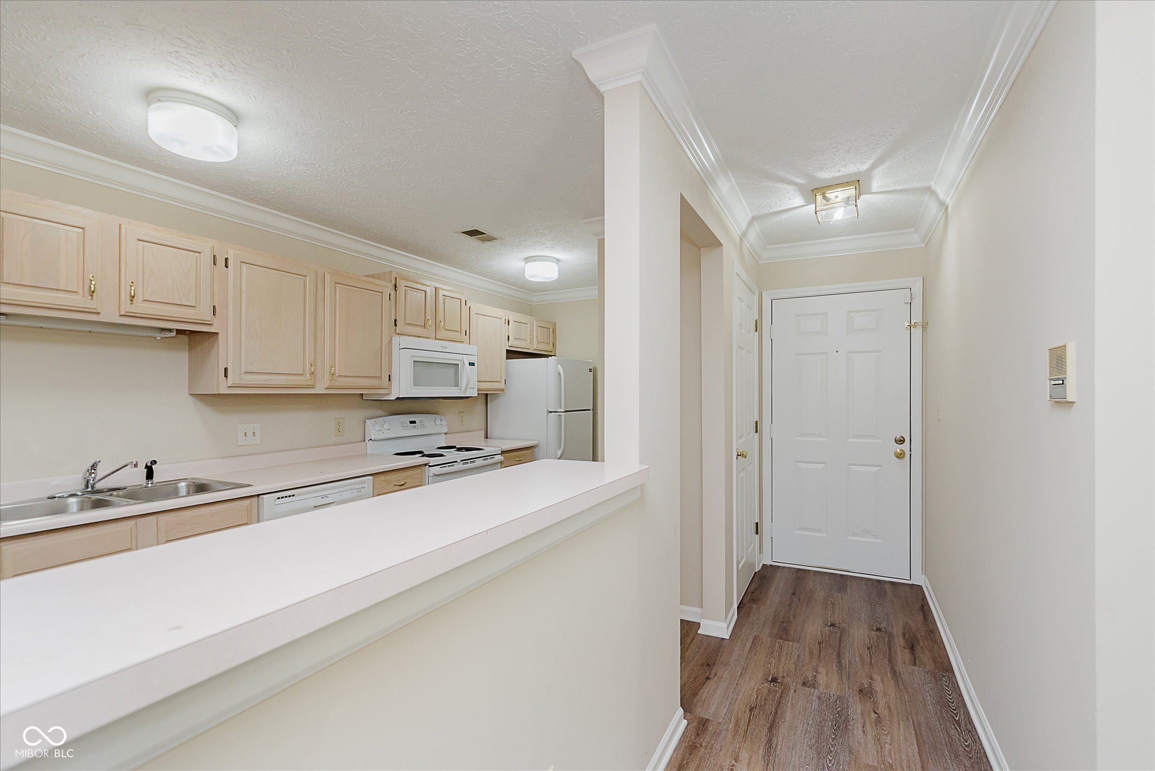 1059 Timber Creek Drive, Unit 4 Carmel, IN 46032 - Photo 4 of 36