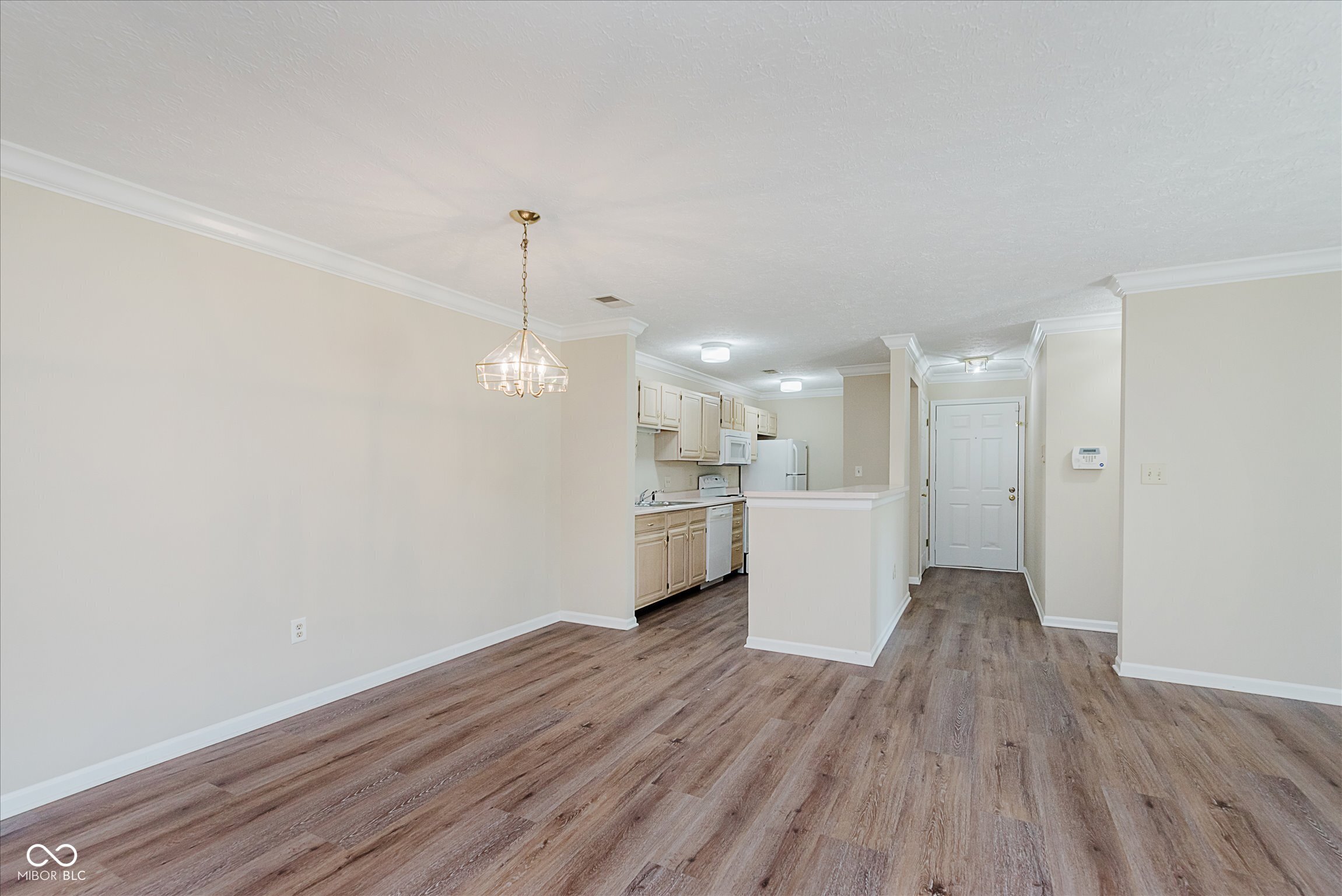 1059 Timber Creek Drive, Unit 4 Carmel, IN 46032 - Photo 8 of 36