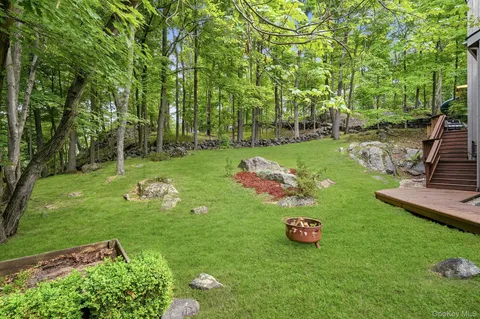 $815,000 | 43 Powder Horn Road, Cortlandt Manor, NY 10567