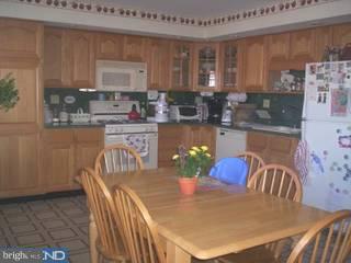 12454 Balston Road Philadelphia, PA 19154 - Photo 3 of 6