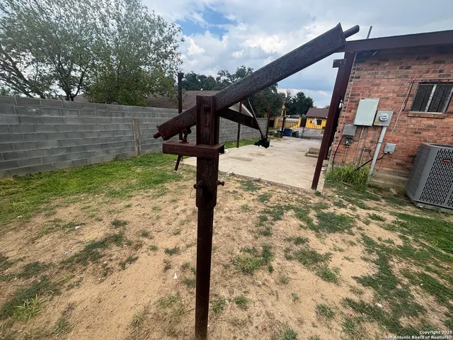 $260,000 | 205 Sunset Loop, Laredo, TX 78046