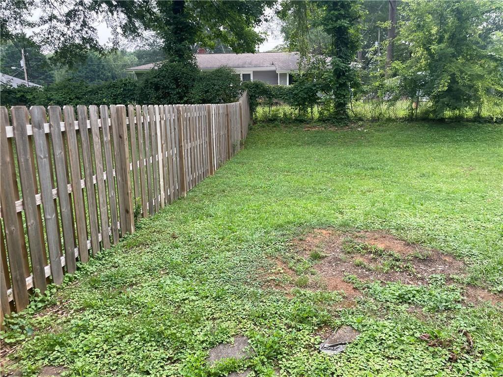 4260 South Lakeshore Drive, Unit RIGHT Acworth, GA 30101 - Photo 11 of 12