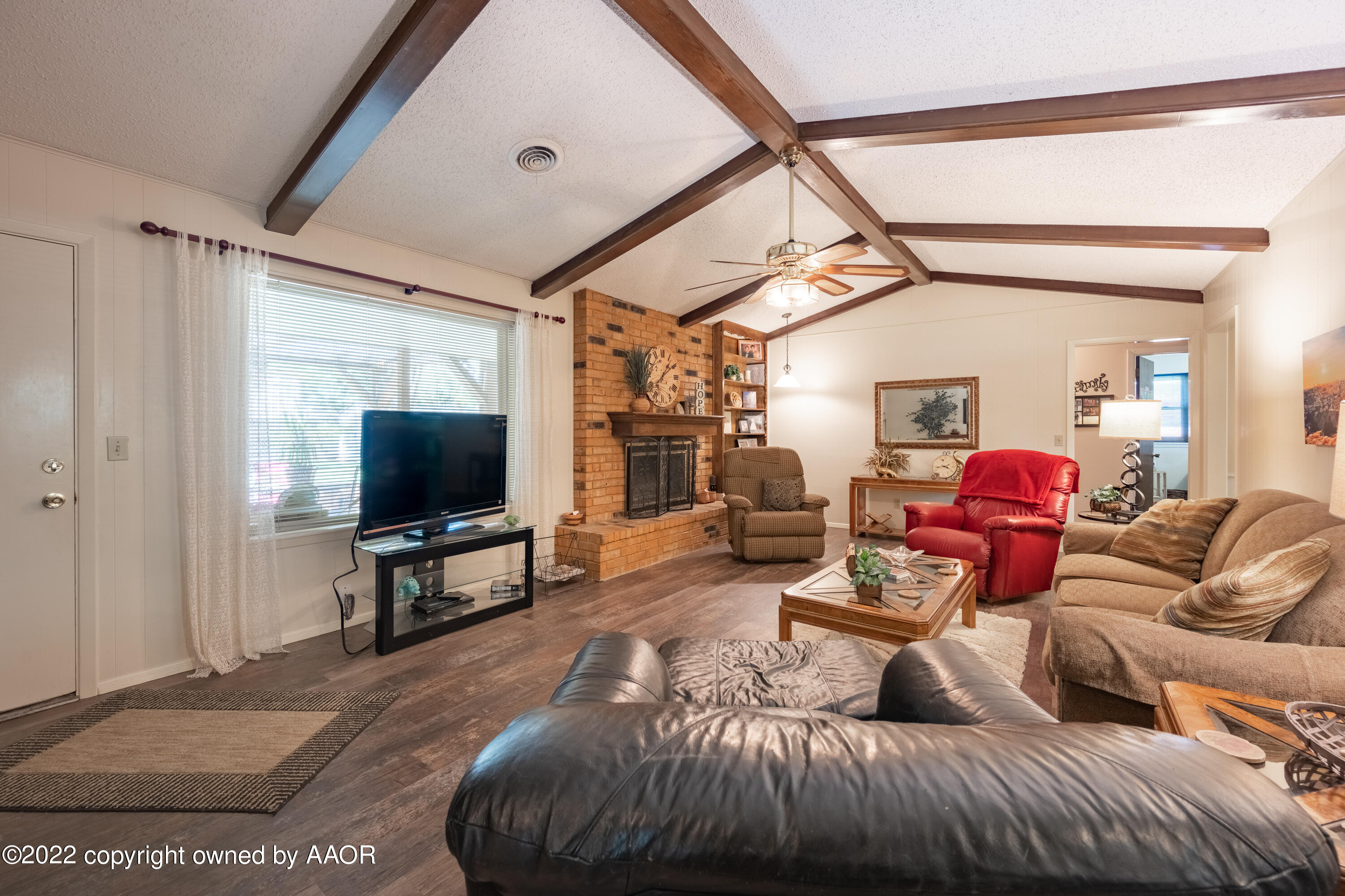 5122 Shawnee Trail Amarillo, TX 79109 - Photo 11 of 28 Living Room