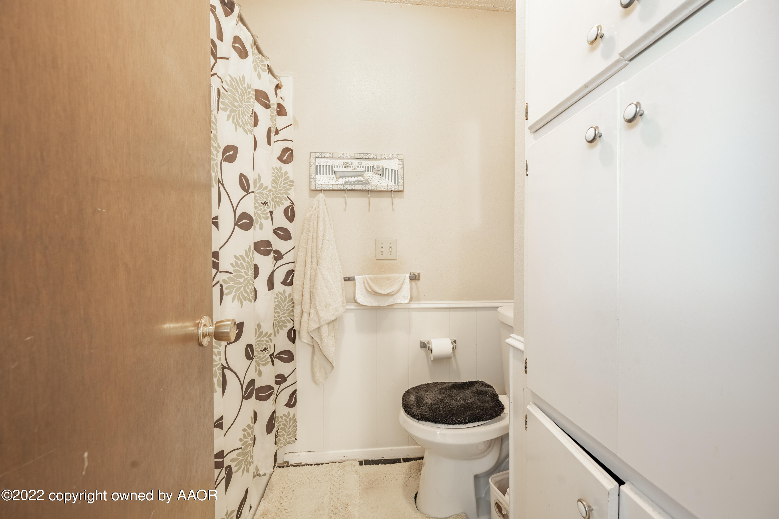 5122 Shawnee Trail Amarillo, TX 79109 - Photo 15 of 28 Master Bathroom