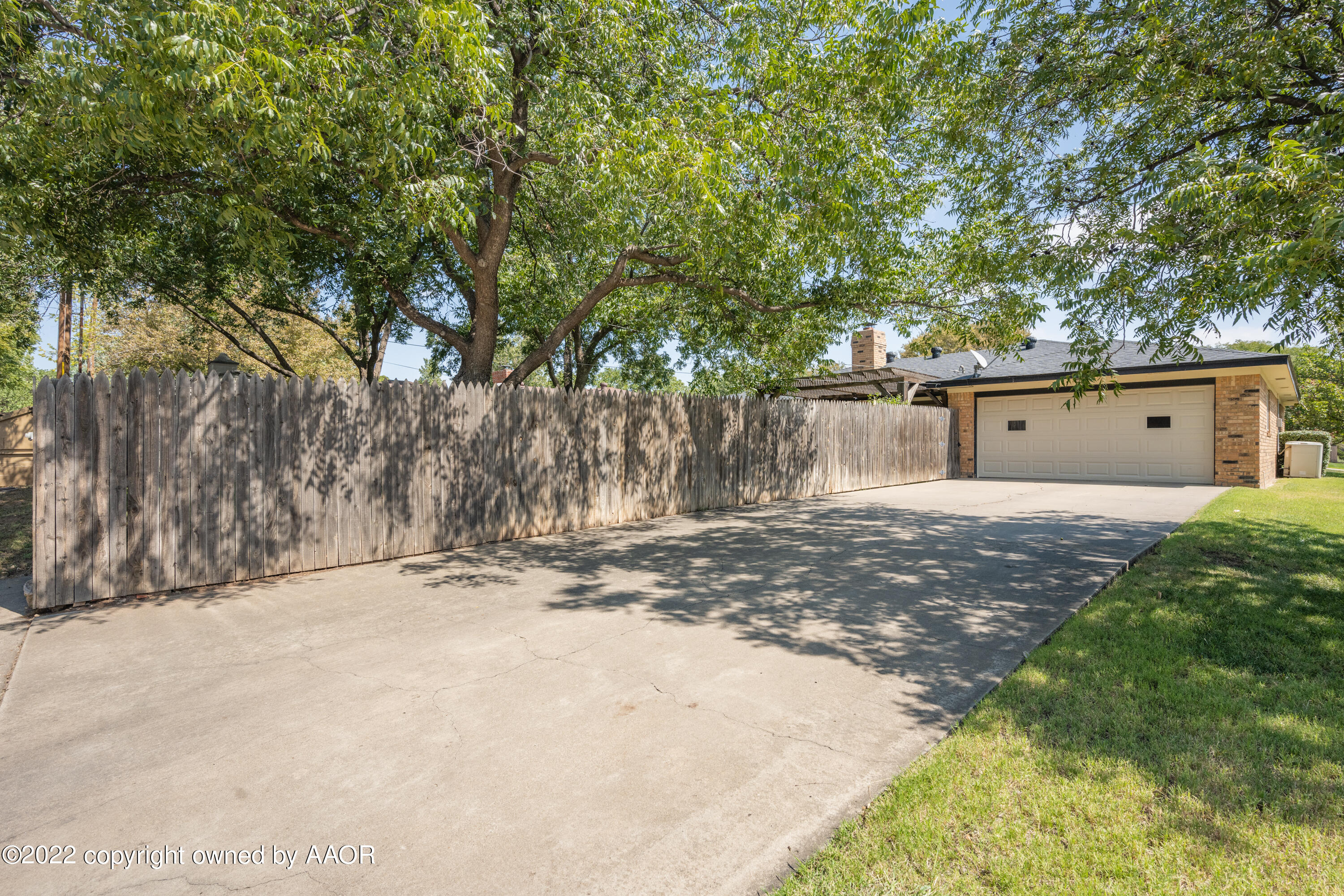 5122 Shawnee Trail Amarillo, TX 79109 - Photo 28 of 28 Driveway