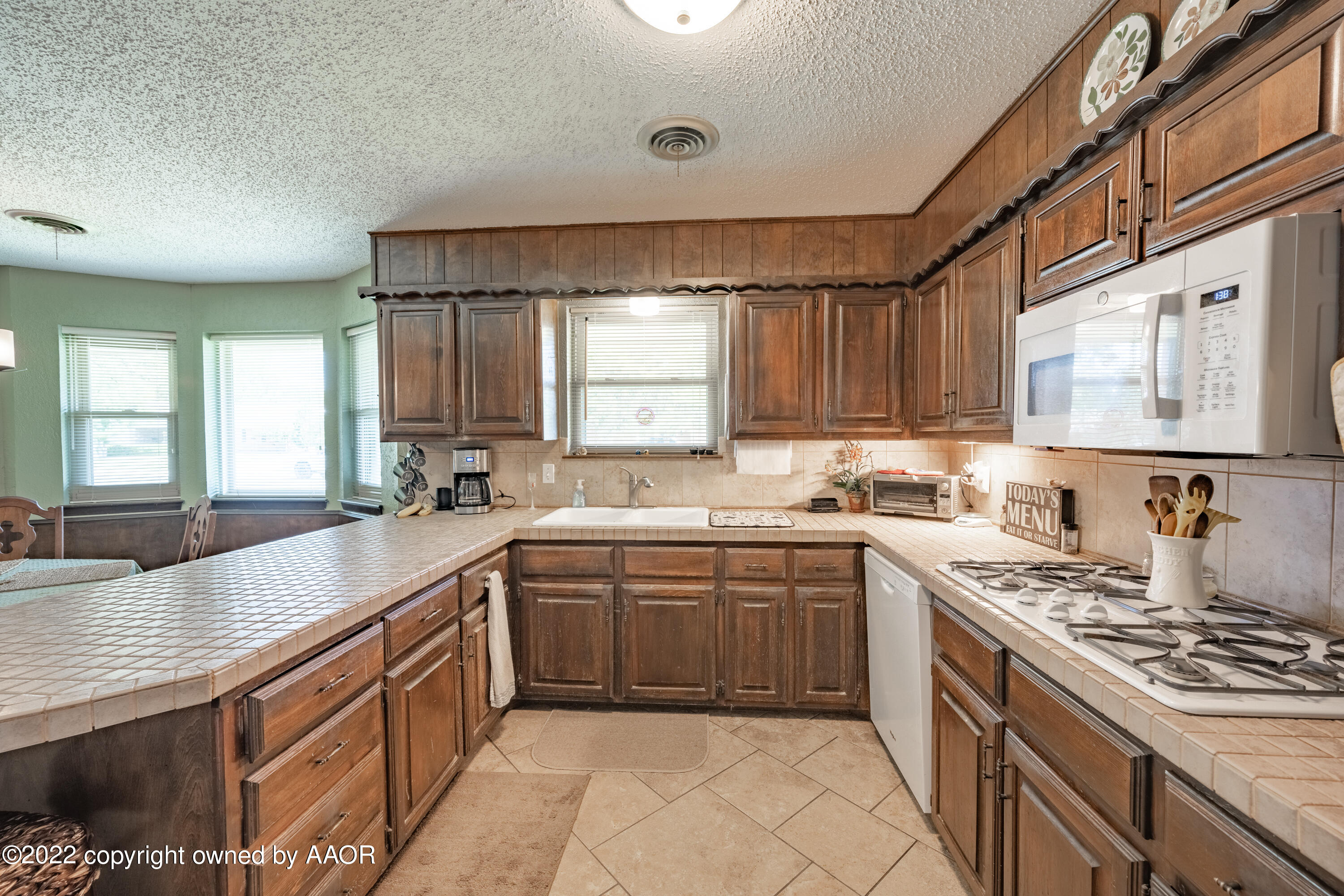 5122 Shawnee Trail Amarillo, TX 79109 - Photo 6 of 28 Kitchen