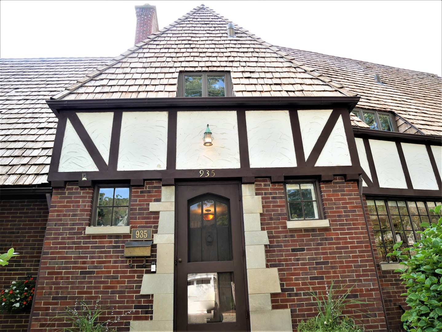 935 Tower Road Winnetka, IL 60093 - Photo 3 of 34