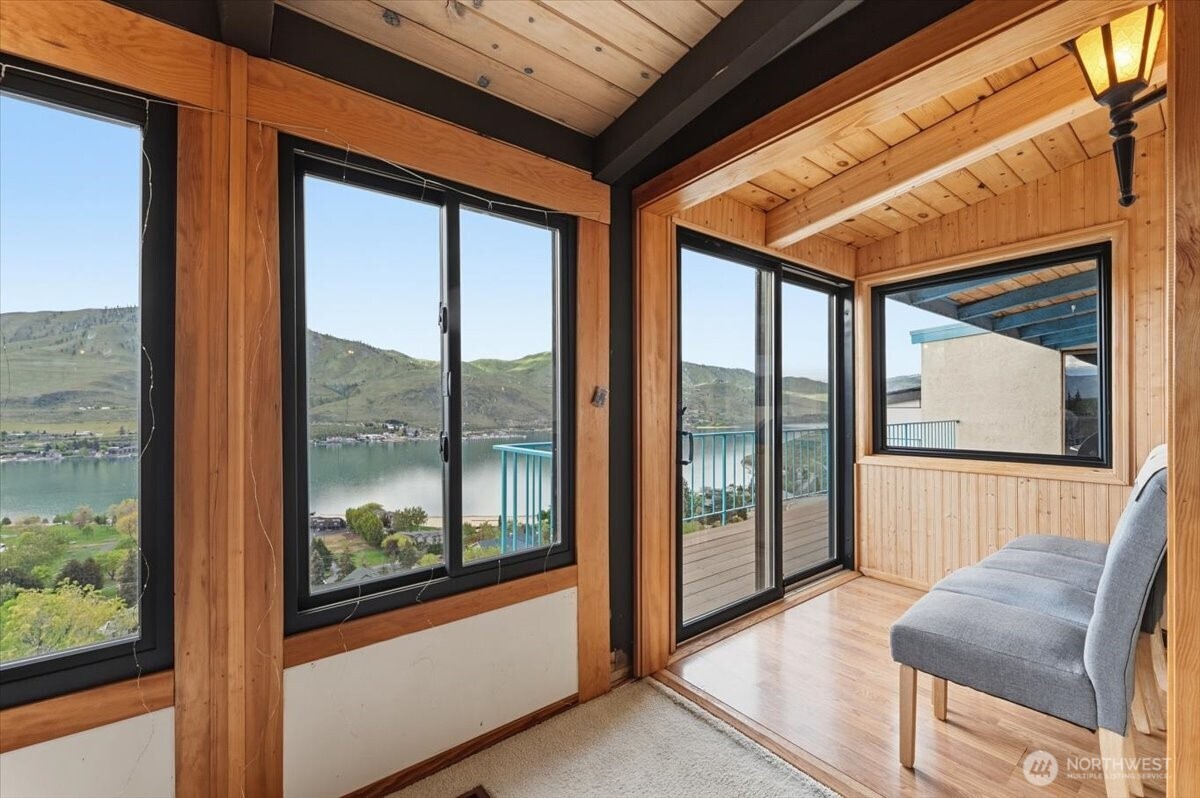 820 West Golf Course Drive Chelan, WA 98816 - Photo 11 of 39