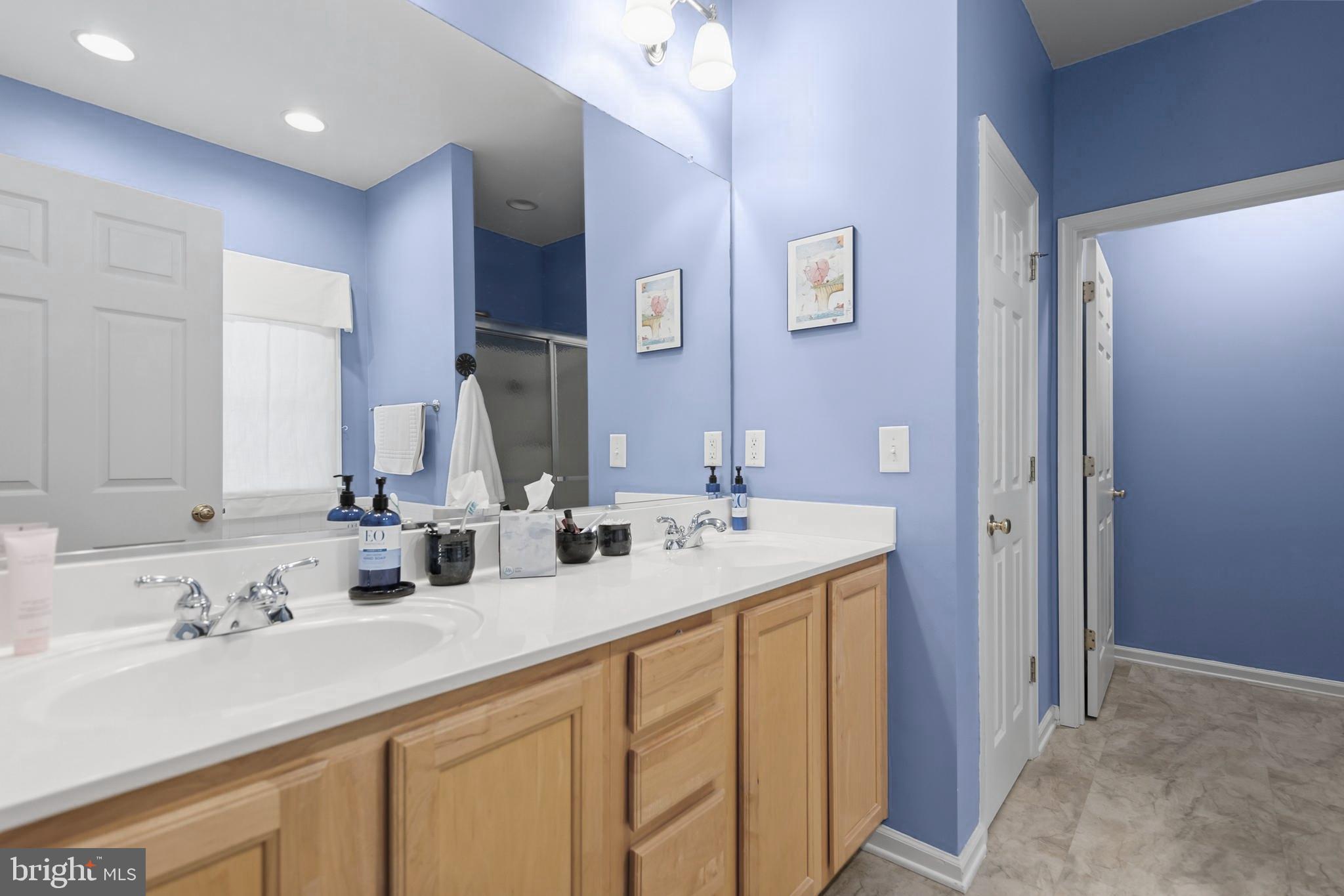 107 Sunset Circle Cross Junction, VA 22625 - Photo 21 of 35 Primary bath w/ double vanities