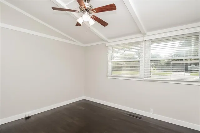 $1,570 | 5700 North Highland Avenue, Kansas City, MO 64118