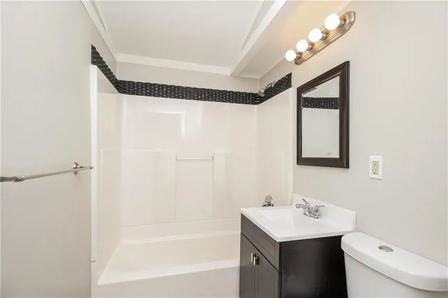 $1,570 | 5700 North Highland Avenue, Kansas City, MO 64118