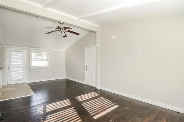 $1,570 | 5700 North Highland Avenue, Kansas City, MO 64118