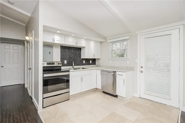 $1,570 | 5700 North Highland Avenue, Kansas City, MO 64118